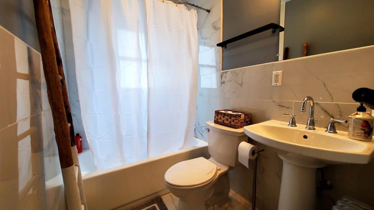 Apartamento The Blue Sapphire 2Br 2 King Beds & Ample Backyard Bridgeport Exterior foto